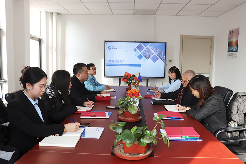 菲律賓商務參贊代表團到訪光潤通 共探中菲通信領域合作新機遇(圖2) 圖片1(6).png